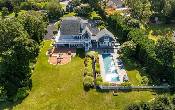 1 Pembroke Drive, Glen Cove, NY 11542