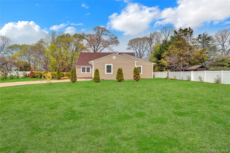 907 Pearl Street, Bohemia, NY 11716 - #2