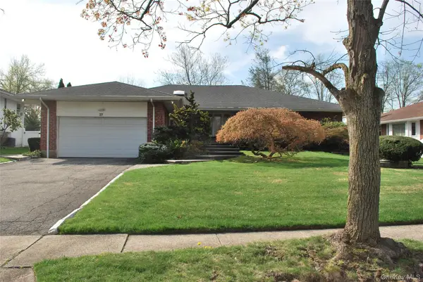 27 Whittier Drive, Searingtown, NY 11507