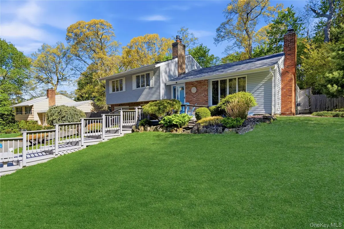 16 Dale Road, Huntington, NY 11743 - #1