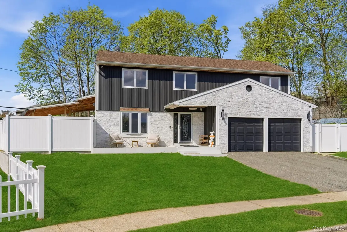 3 Rustic Court, Plainview, NY 11803 - #1