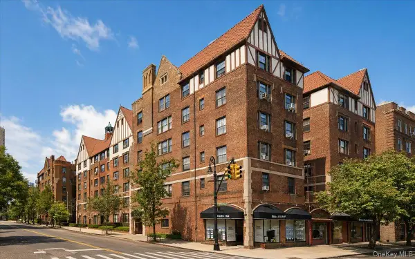 109-14 Ascan Avenue #2P, Forest Hills, NY 11375