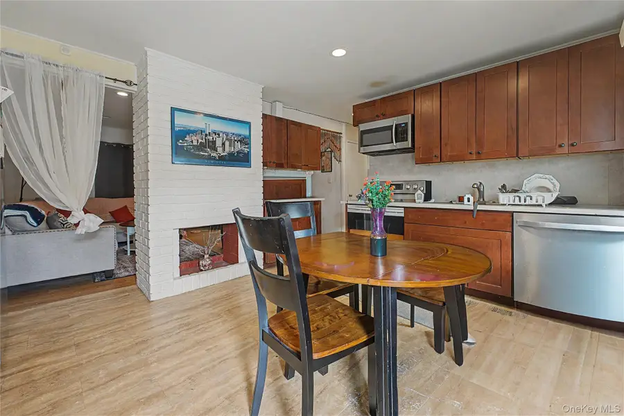 35 Meeting Lane, Hicksville, NY 11801 - #2