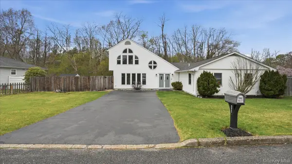 31 13th Street, Holbrook, NY 11741