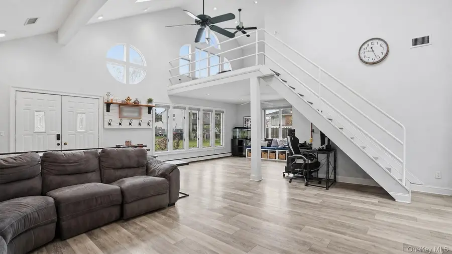 31 13th Street, Holbrook, NY 11741 - #3