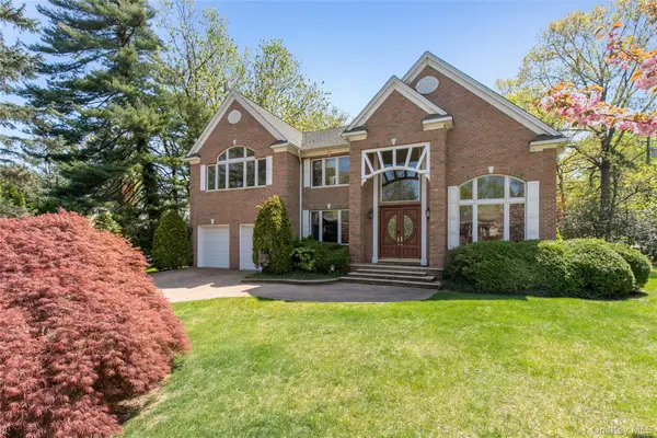 23 Fox Hunt Lane, Great Neck, NY 11020