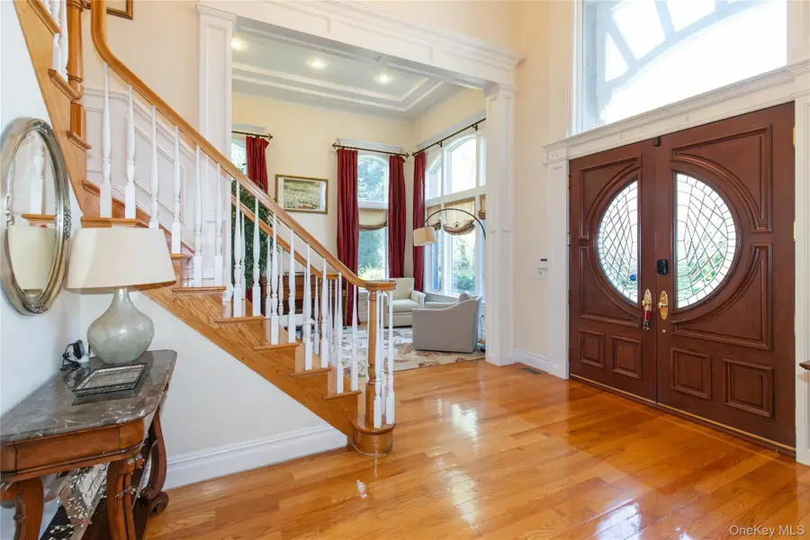 23 Fox Hunt Lane, Great Neck, NY 11020 - #2