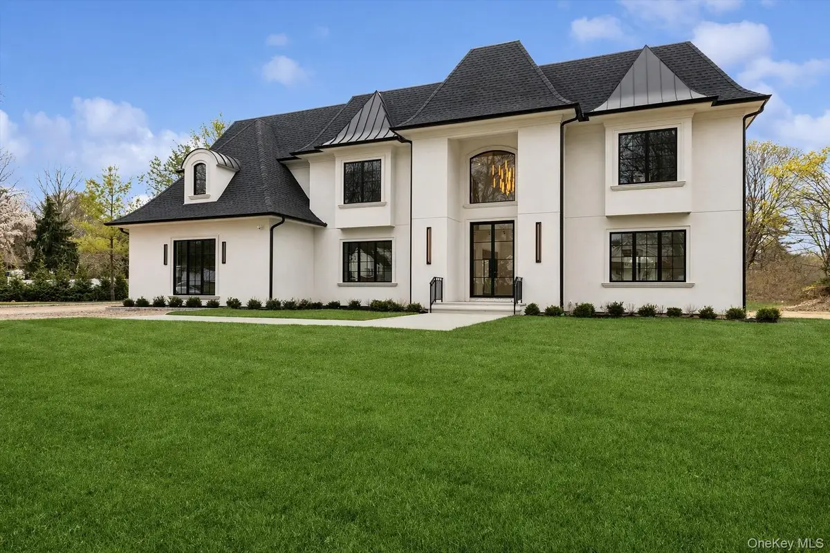 3 Wedgewood Drive, Dix Hills, NY 11746 - #1