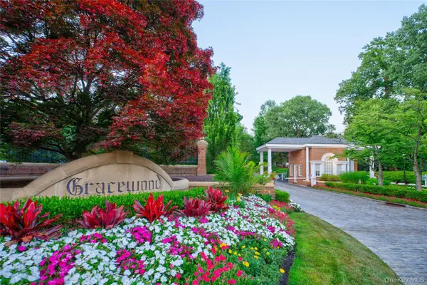 41 Evergreen Circle, Manhasset, NY 11030