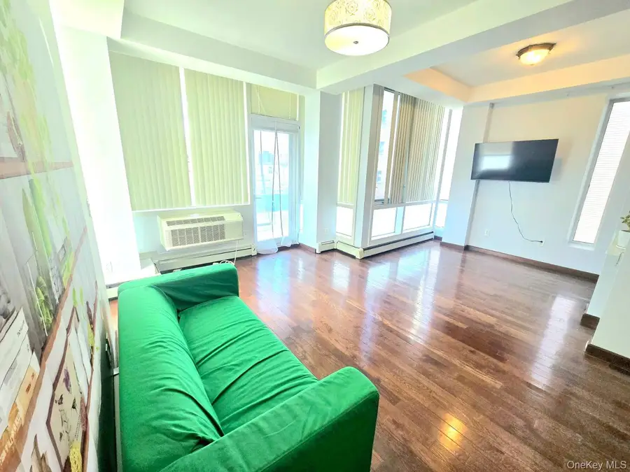 42-05 Parsons Boulevard #2A+P5, Flushing, NY 11355 - #3