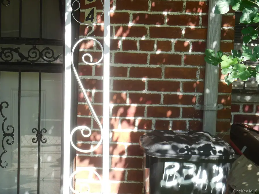 3342 Gunther Avenue, Bronx, NY 10469 - #2