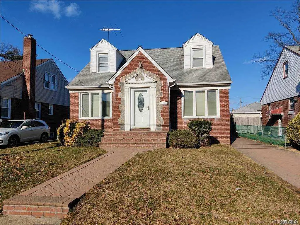 63 E Dover Street, Valley Stream, NY 11580 - #1