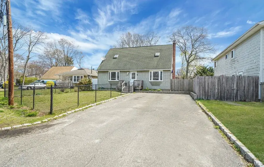 15 Maplewood Drive, Shirley, NY 11967 - #2