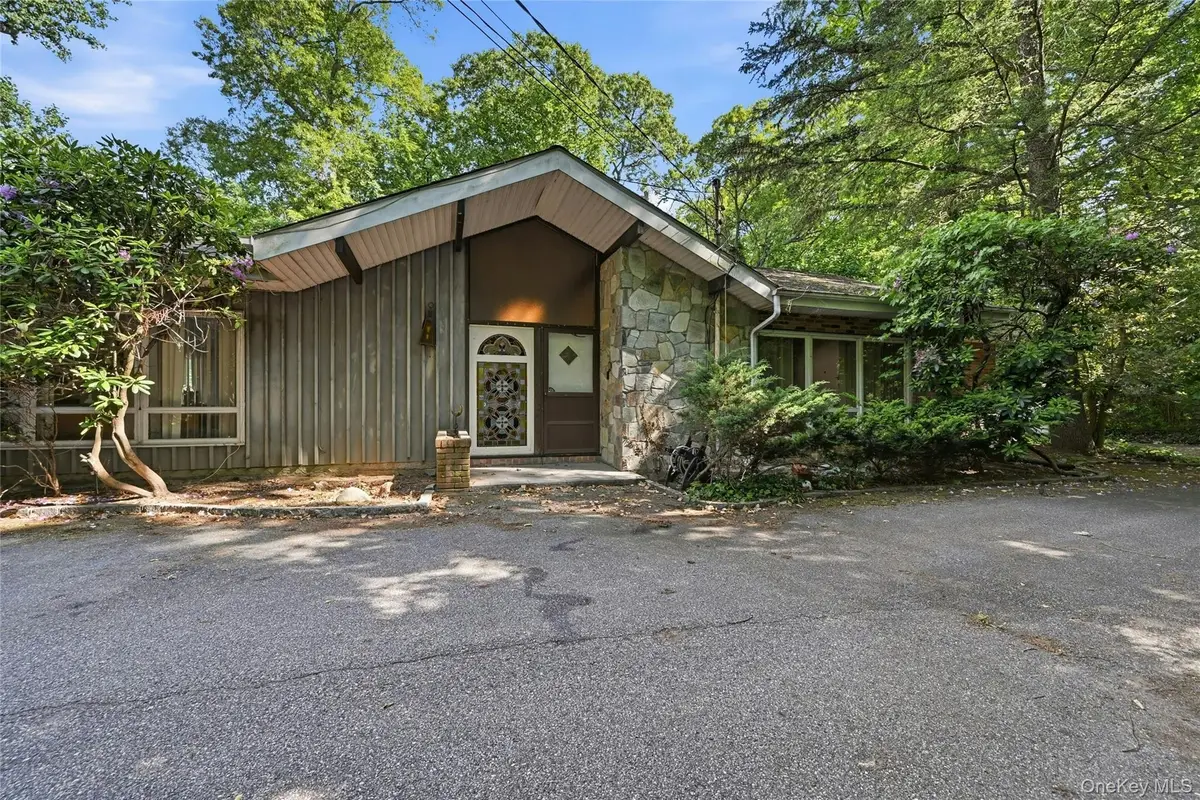 12 Tall Tree Court, Cold Spring Harbor, NY 11724 - #1