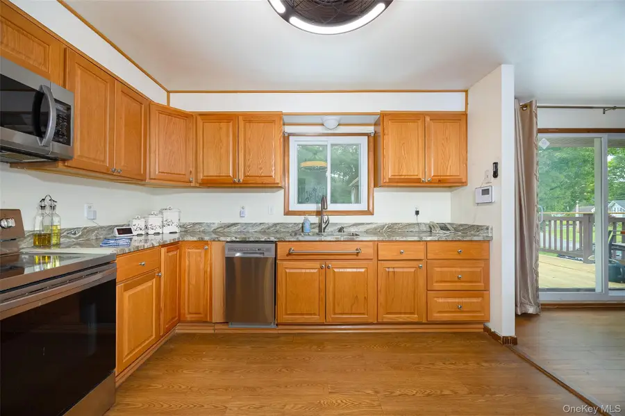 2 Lawrence Road, Hyde Park, NY 12538 - #3
