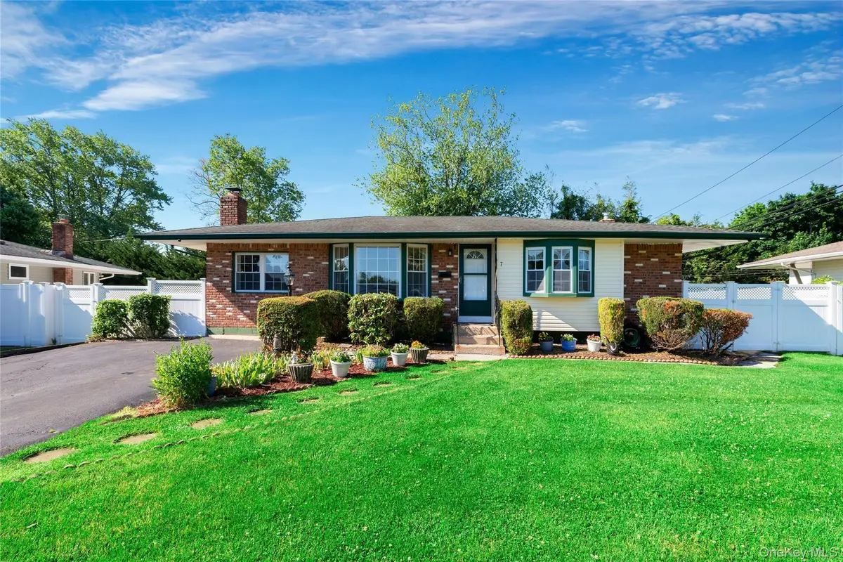 7 Applewood Road, Saint James, NY 11780 - #1