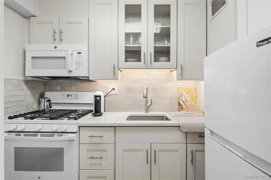 7510 Yellowstone Boulevard #2H, Rego Park, NY 11374 - #2