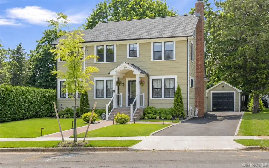 619 Bailey Avenue, Greenport, NY 11944 - #2