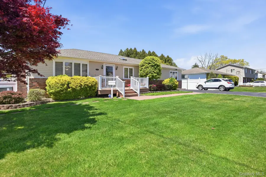 164 Eastwood Avenue, Deer Park, NY 11729 - #2