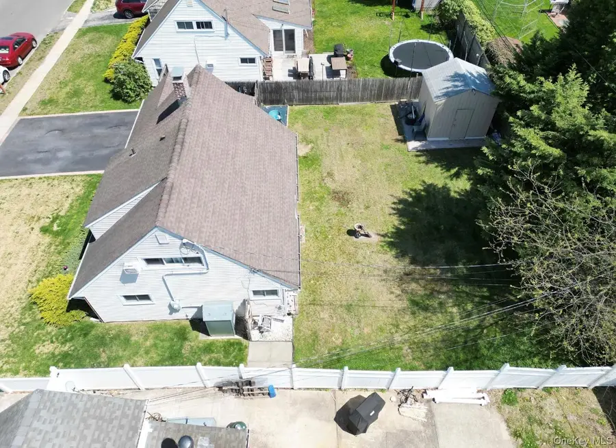 6 Mead Lane, Westbury, NY 11590 - #3