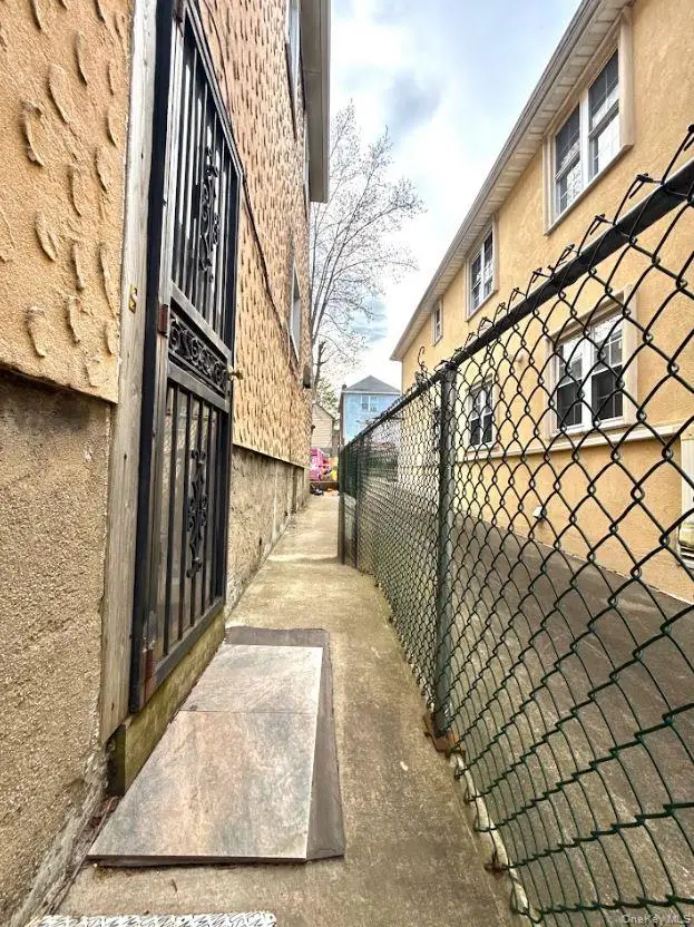 2719 Hering Avenue, Bronx, NY 10469 - #2