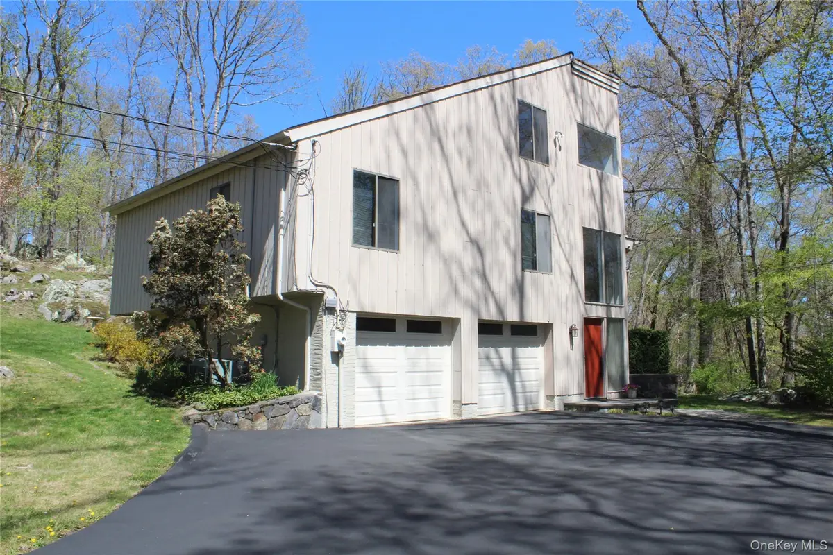 11 Manor Drive, Goldens Bridge, NY 10526 - #1