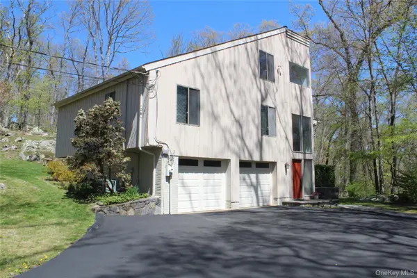11 Manor Drive, Goldens Bridge, NY 10526