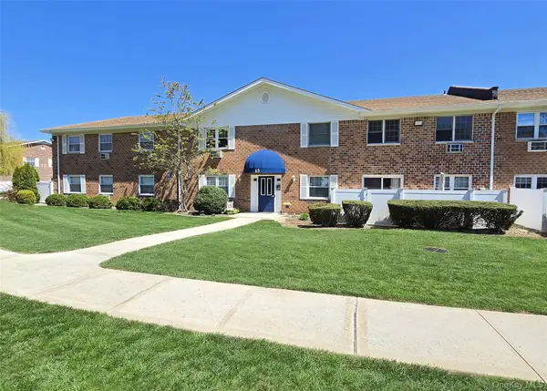 460 Old Town Road #13K, Port Jefferson Station, NY 11776