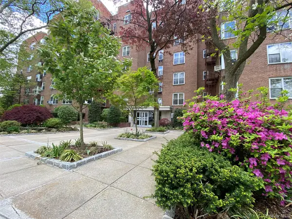 209-80 18th Avenue #2G, Bayside, NY 11360