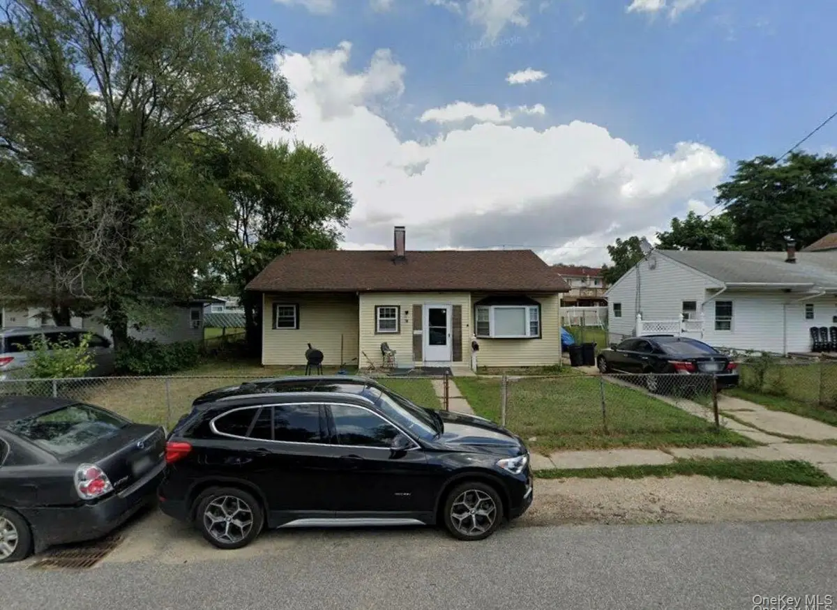 12 Croydon Road, Amityville, NY 11701 - #1