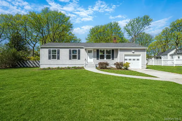 38 Hopes Avenue, Holtsville, NY 11742