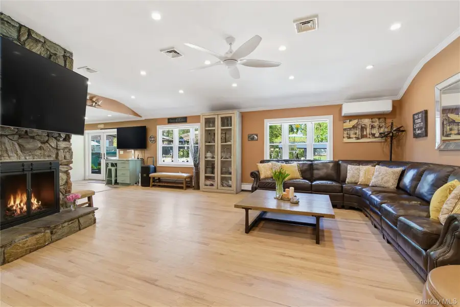 197 Stony Hollow Road, Greenlawn, NY 11740 - #3