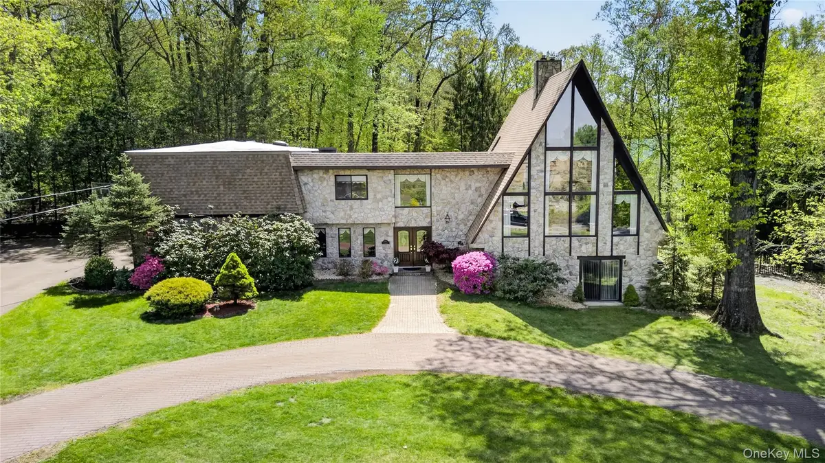 4 Innsbruck Boulevard, Hopewell Junction, NY 12533 - #1