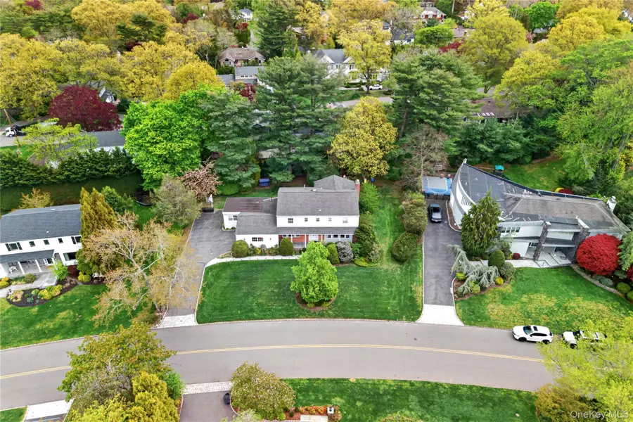 58 Hummingbird Drive, East Hills, NY 11576 - #3