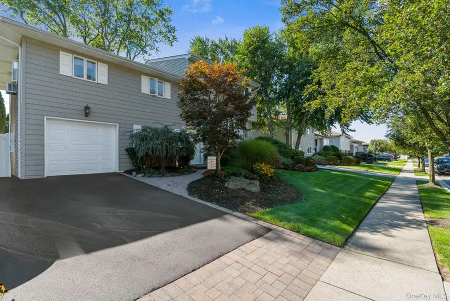 14 Jane Drive, Old Bethpage, NY 11804 - #3