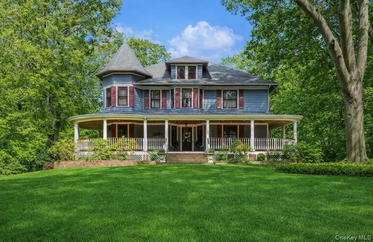 110 Red Spring Lane, Glen Cove, NY 11542 - #1