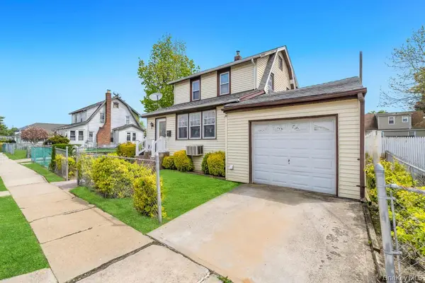 20 Ronald Place, Roosevelt, NY 11575