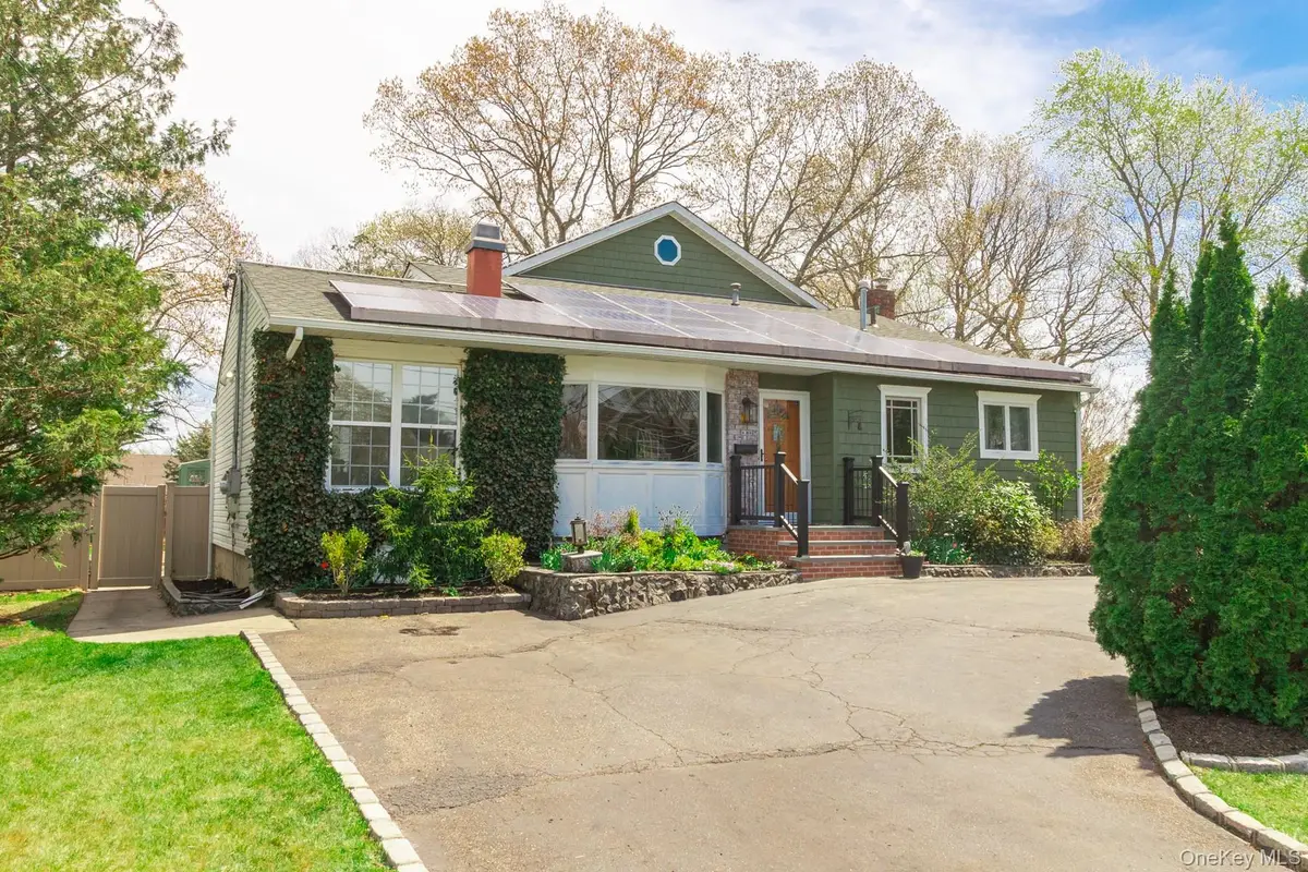 11 Harvest Lane, West Islip, NY 11795 - #1