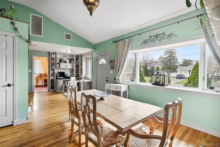 11 Harvest Lane, West Islip, NY 11795 - #3