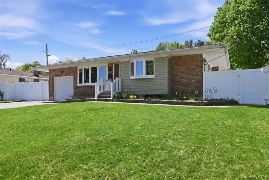 9 Copperbeech Road, Saint James, NY 11780 - #3