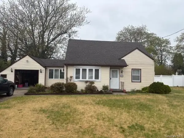 152 Foster Boulevard, North Babylon, NY 11702