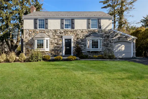 35 Sherry Hill Lane, Manhasset, NY 11030