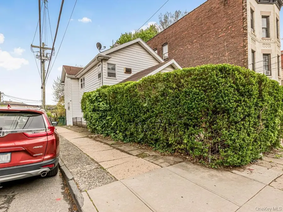 20 Saint Josephs Avenue, Yonkers, NY 10703 - #2