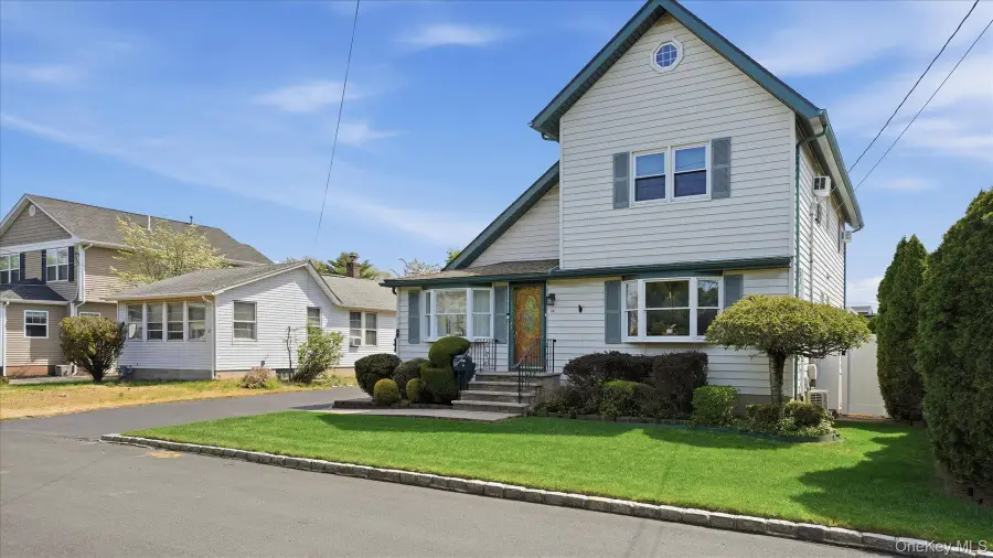 14 Mccord Place, Bethpage, NY 11714 - #3