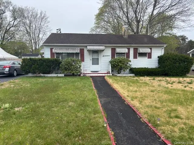 17 Brown Street, Riverhead, NY 11901 - #1