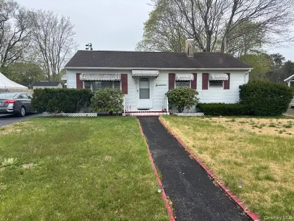 17 Brown Street, Riverhead, NY 11901