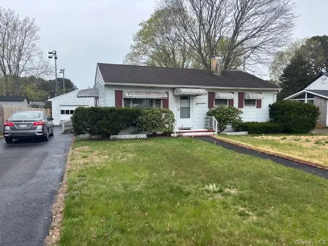 17 Brown Street, Riverhead, NY 11901 - #2