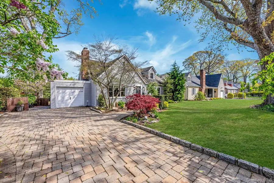 16 Glen Lane, Glen Head, NY 11545 - #2