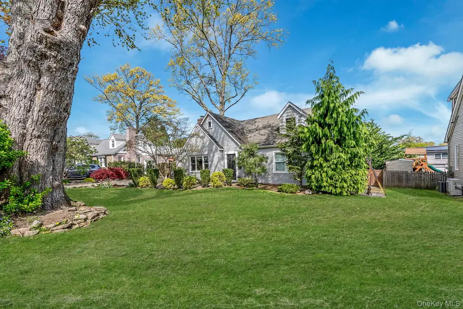 16 Glen Lane, Glen Head, NY 11545 - #3