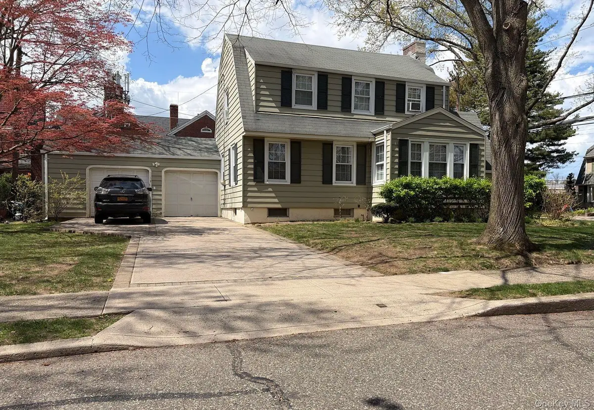 8 Chester Avenue, Garden City, NY 11530 - #1